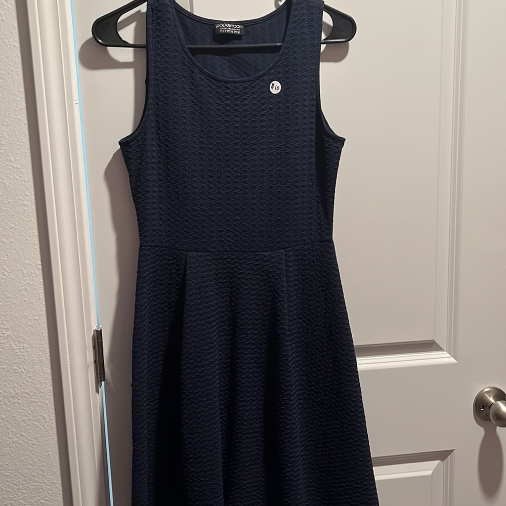 Dresses - Picture 3 of 12